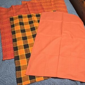 Stylish Mix Lot of Autumn Colored Table Linens 4 Pieces 28 x 18 Inches